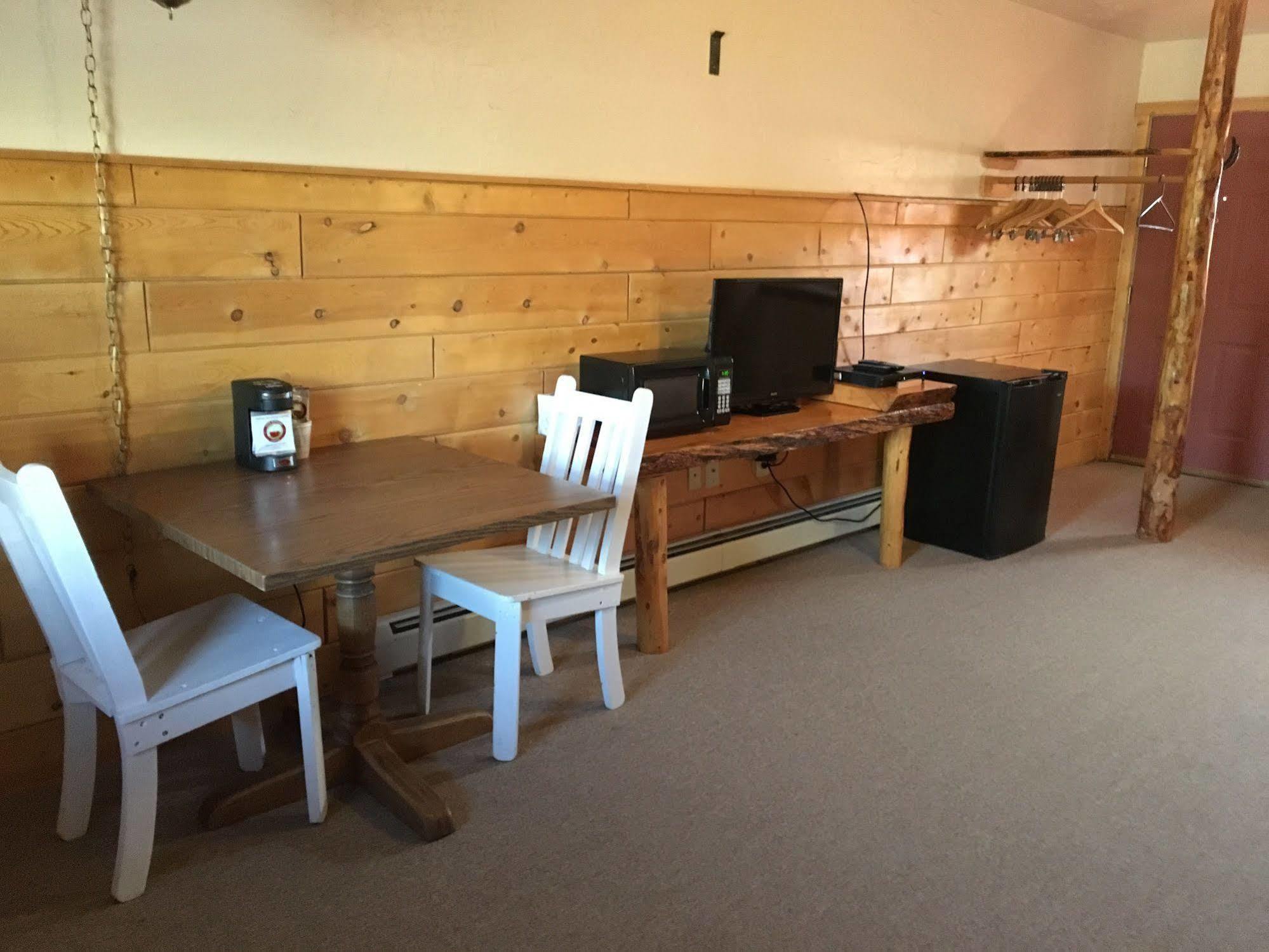 Chinook Winds Motel 杜波依斯 外观 照片
